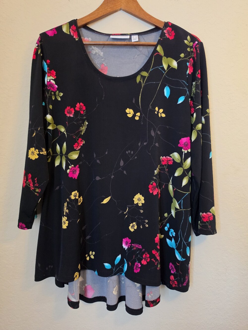 Susan Graver Tunic Top Womens Large Black Pink Multicolor Floral Made In The USA